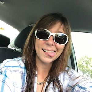 Meet your Posher, Becky